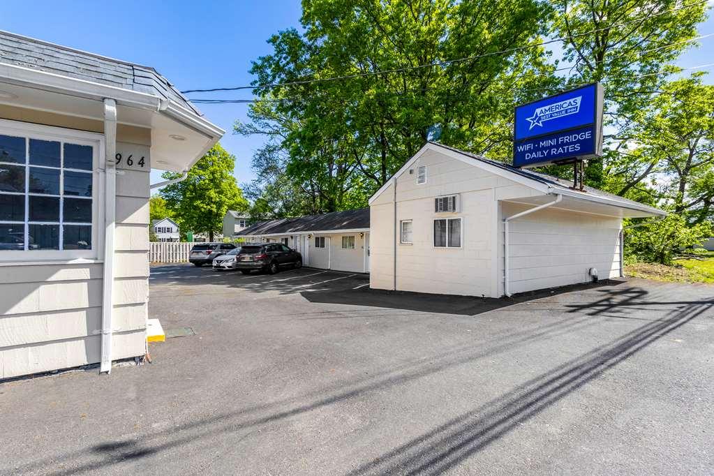 Americas Best Value Inn Avenel Woodbridge מראה חיצוני תמונה